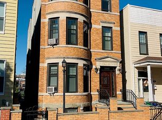 25-54 37th St, Astoria, NY 11103