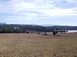 Edgewater Ln, Dandridge, TN 37725