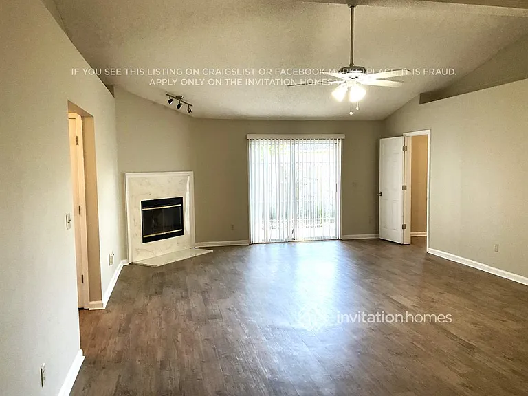 12520 Larkstone Ct — Photo 2