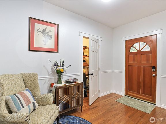 4th image of 1547 Park Avenue
