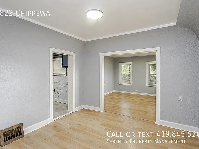 5822 Chippewa Rd — Photo 4