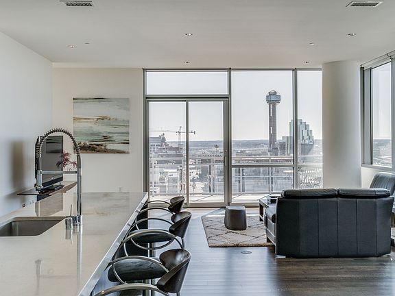 2200-victory-ave-apt-dallas-tx-1405-High-Res-3.jpg