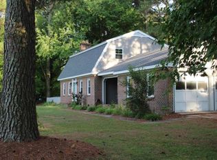 610 Memorial Dr, Warsaw, NC 28398