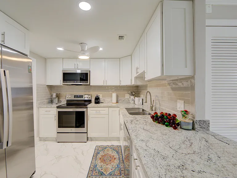 305 N Pompano Beach Blvd #1007 — Photo 2