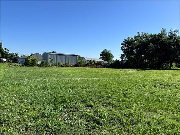 3rd image of 155 Pleasant Valley Dr