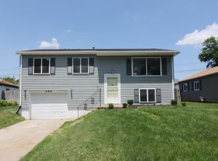 404 Rosewood Dr, Washington, IL 61571