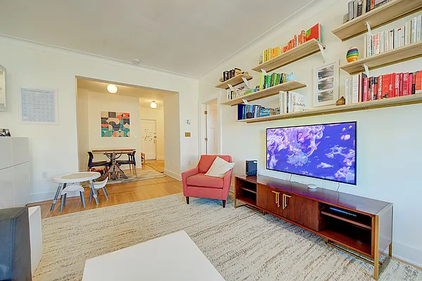 Sold by Akam Sales and Brokerage | media 5