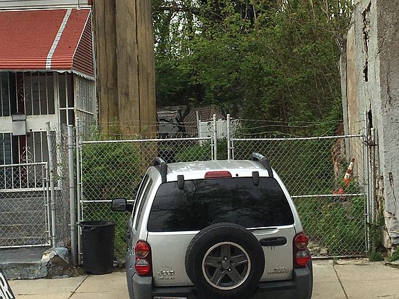 5th image of 1015 W Glenwood Ave