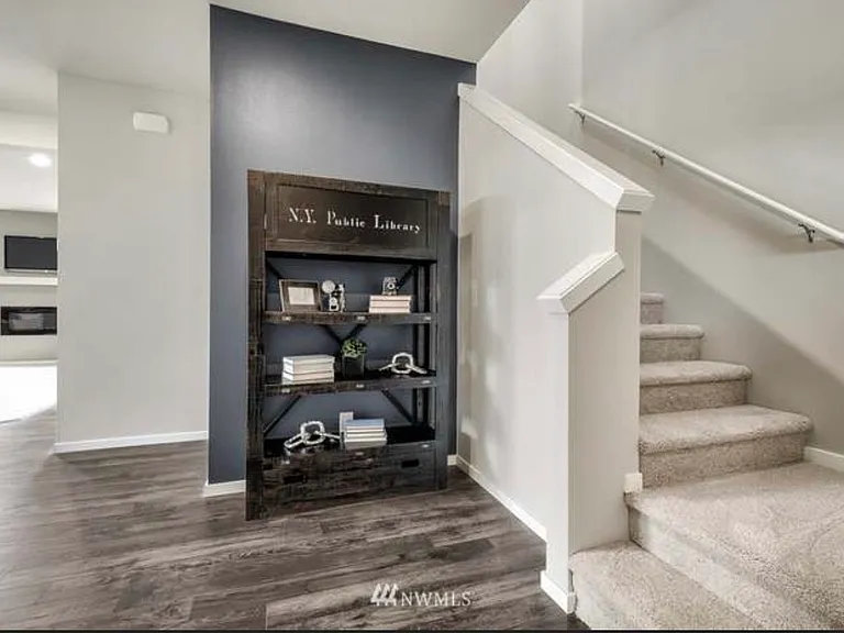 10725 32nd St NE — Photo 8