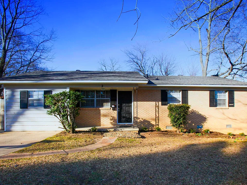2 Village Ct