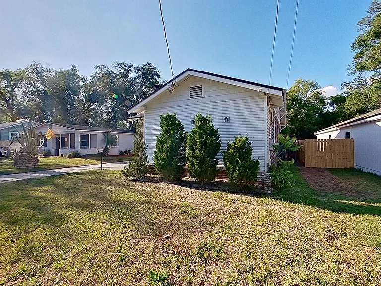 4633 Kingsbury St — Photo 6