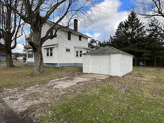 5th image of 3066 Oak St