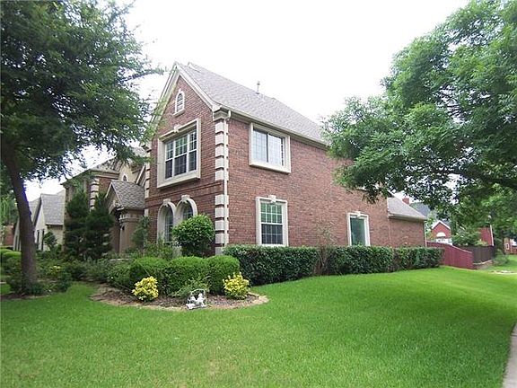 2nd image of 2224 Yaupon Dr