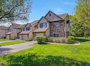 24 Hedge Row Run, Clarks Summit, PA 18411