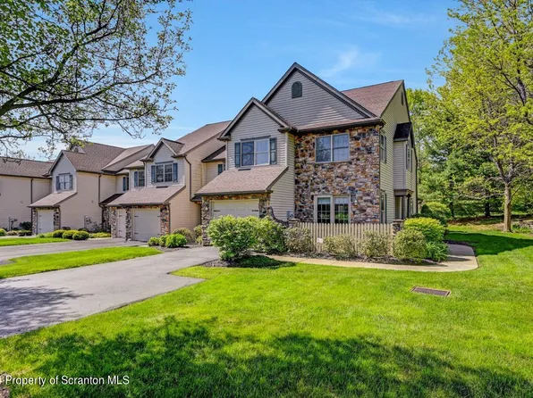 24 Hedge Row Run, Clarks Summit, PA 18411