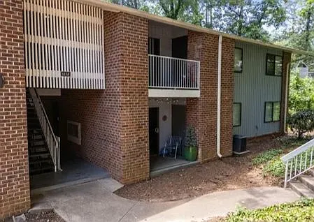 2 bed, 2.0 bath, 960 sqft, $1,645 — Photo 3