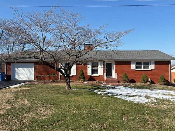 2nd image of 107 Adairland Ct