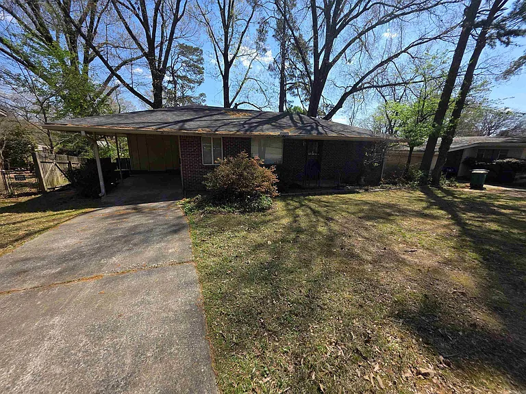46 Glenmere Dr — Photo 1