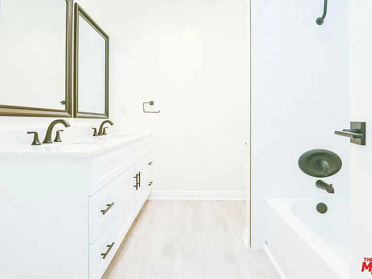 2602 Carnegie Ln #1 — Photo 34