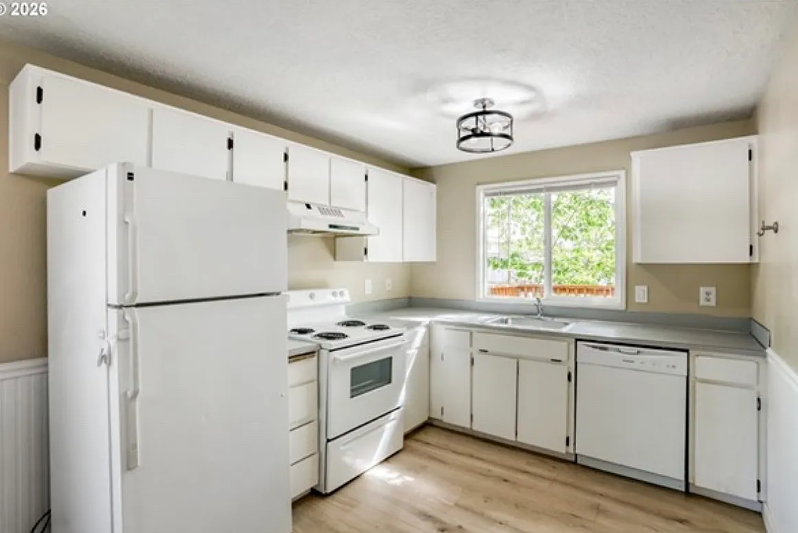 3 bed, 1.5 bath, 1500 sqft, $985 — Photo 4