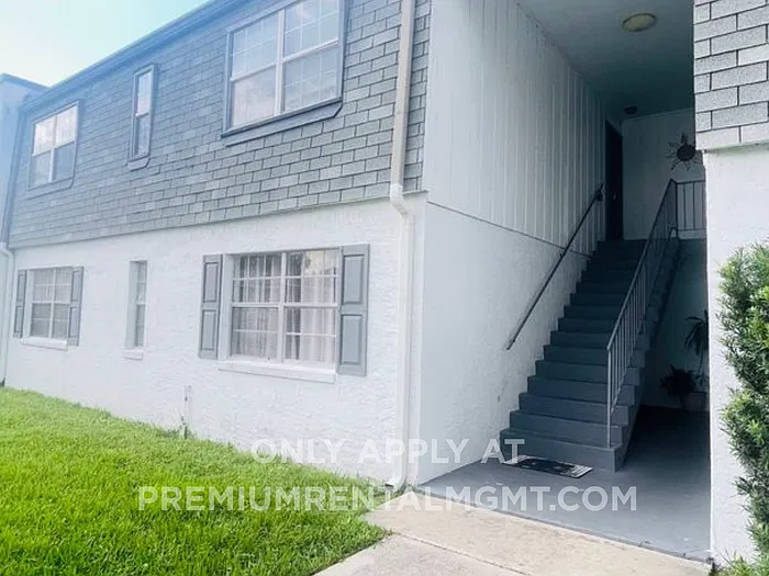 2 bed, 2.0 bath, 1049 sqft, $1,550 — Photo 2