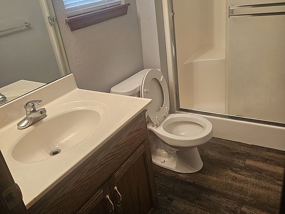 3rd image of 106 W Lakeview Rd #A