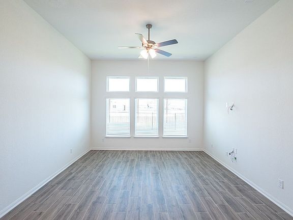 3rd image of 1044 Blue Oak Blvd