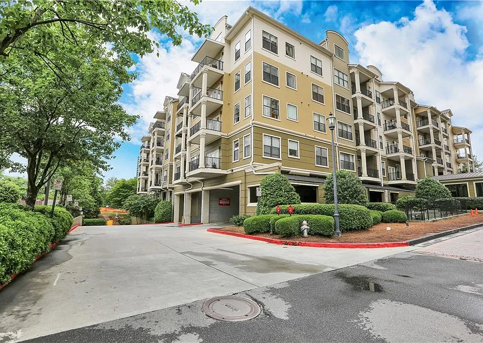 799 Hammond Dr #219