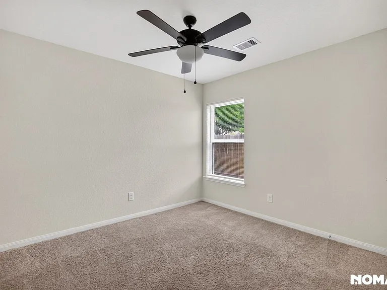 2331 Golden Brandy Ln — Photo 12