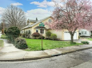 1290 Munson Dr, Ashland, OR 97520