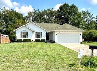 408 Haylee Ct, Aurora, MO 65605