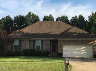 8604 Raintree Dr, Louisville, KY 40220