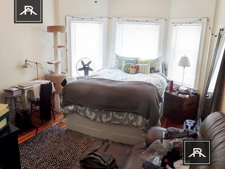 387 Harvard St #1L — Photo 2