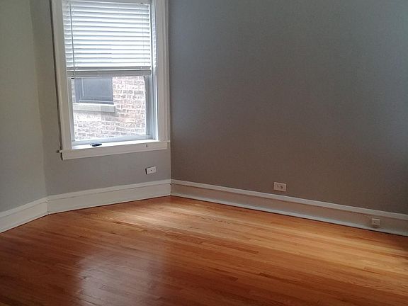 4th image of 6111 N Washtenaw Ave #2