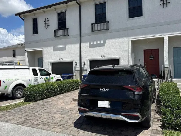 786 SW 12th St, Florida City, FL 33034