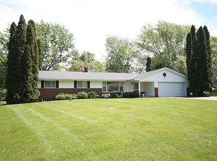 3440 Meadow Croft Ct, Brookfield, WI 53045