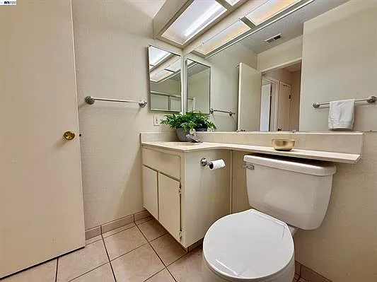 3835 Yorkshire St — Photo 10