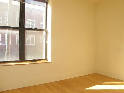 5th image of 271 Nassau Ave APT 4N