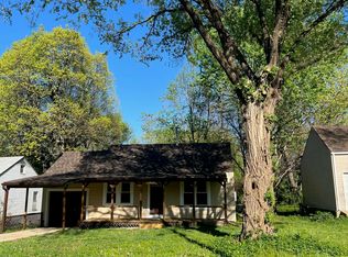 1964 E Cherry Ct, Springfield, MO 65802