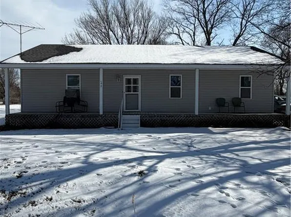 648 N Main St, Saint Paul, KS 66771