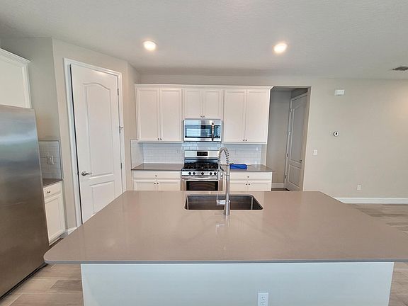 5th image of 238 Sweet Oak Way