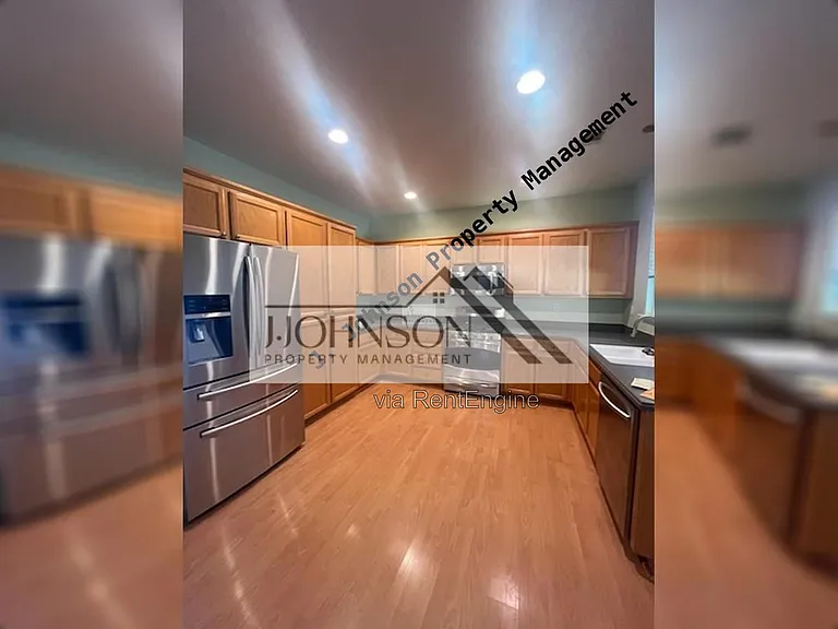323 Glenbriar Cir — Photo 3