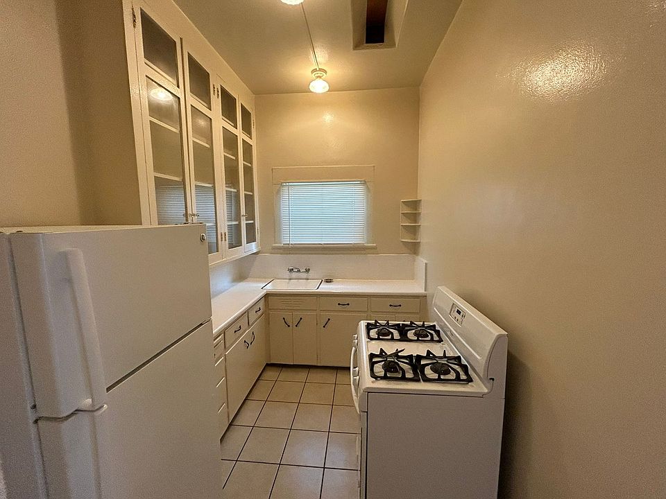 1st image of 2621 1st Ave APT 3