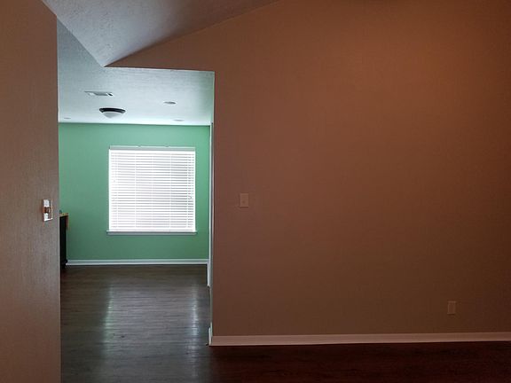 3rd image of 3404 Big Horn Dr
