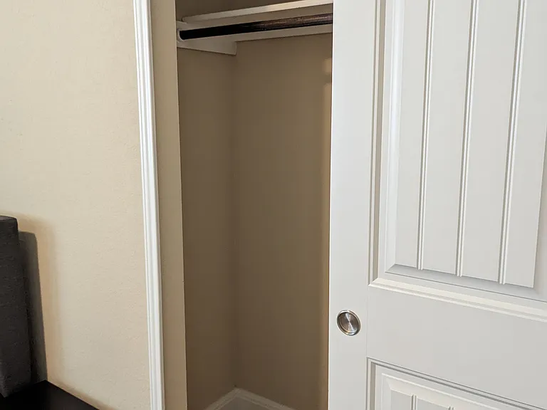 8430 Cedar Mdws — Photo 3