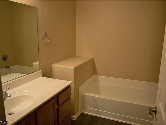 5th image of 2291 W Horizon Ridge Pkwy Unit 5128
