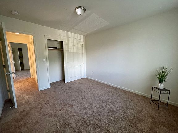 5th image of 104 Washington St #4