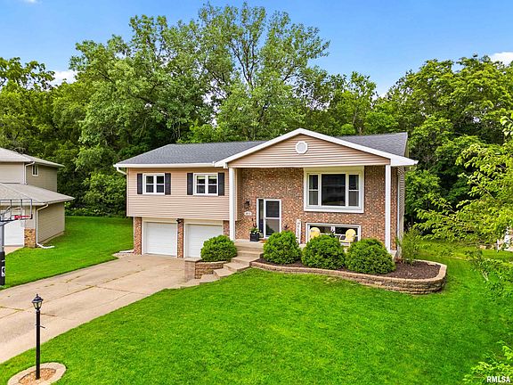 3rd image of 6812 N Parkwood Dr