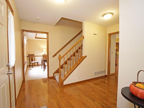 3rd image of 8132 Brownstone Dr