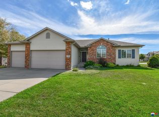 5911 Cavvy Rd, Lincoln, NE 68516